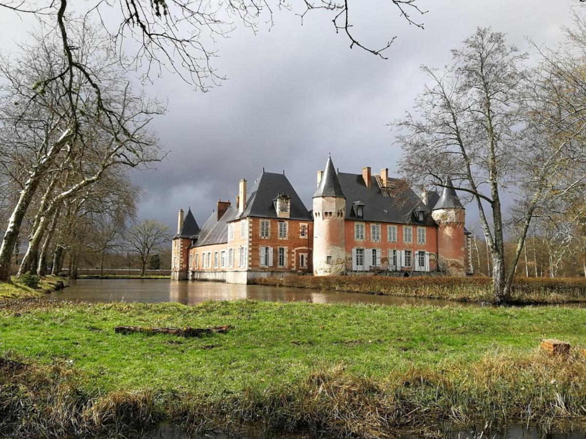 Chateau De *